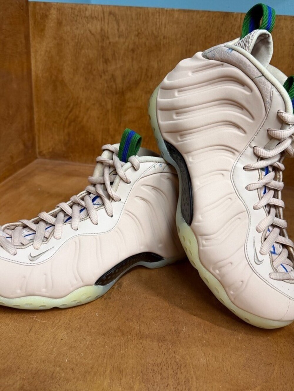 Nike Air Foamposite One Shoes Womens Size 9 Particle Beige Sneakers AA3963-200